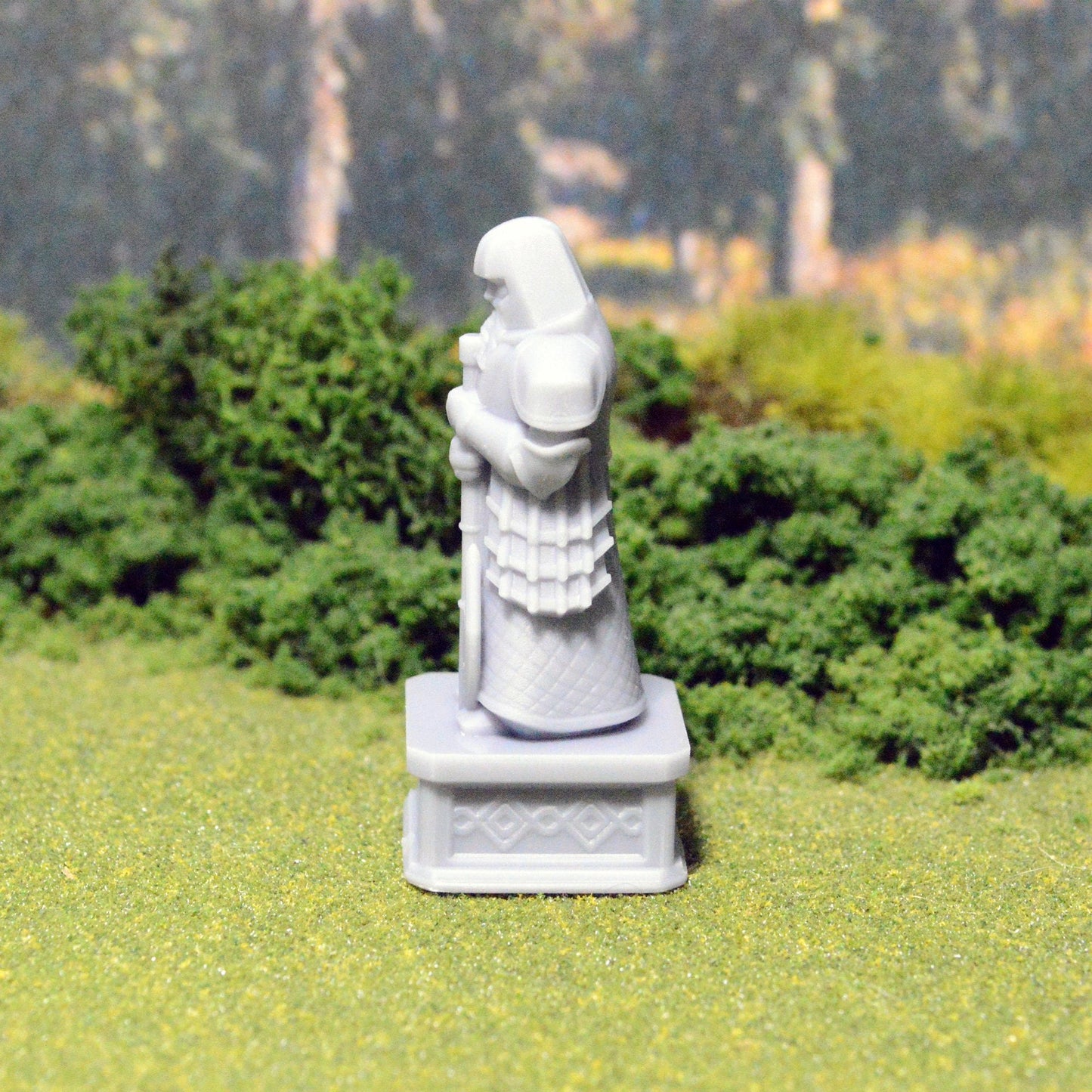 Miniature Dwarven Statue 15mm 28mm 32mm for D&D Terrain, DnD Pathfinder